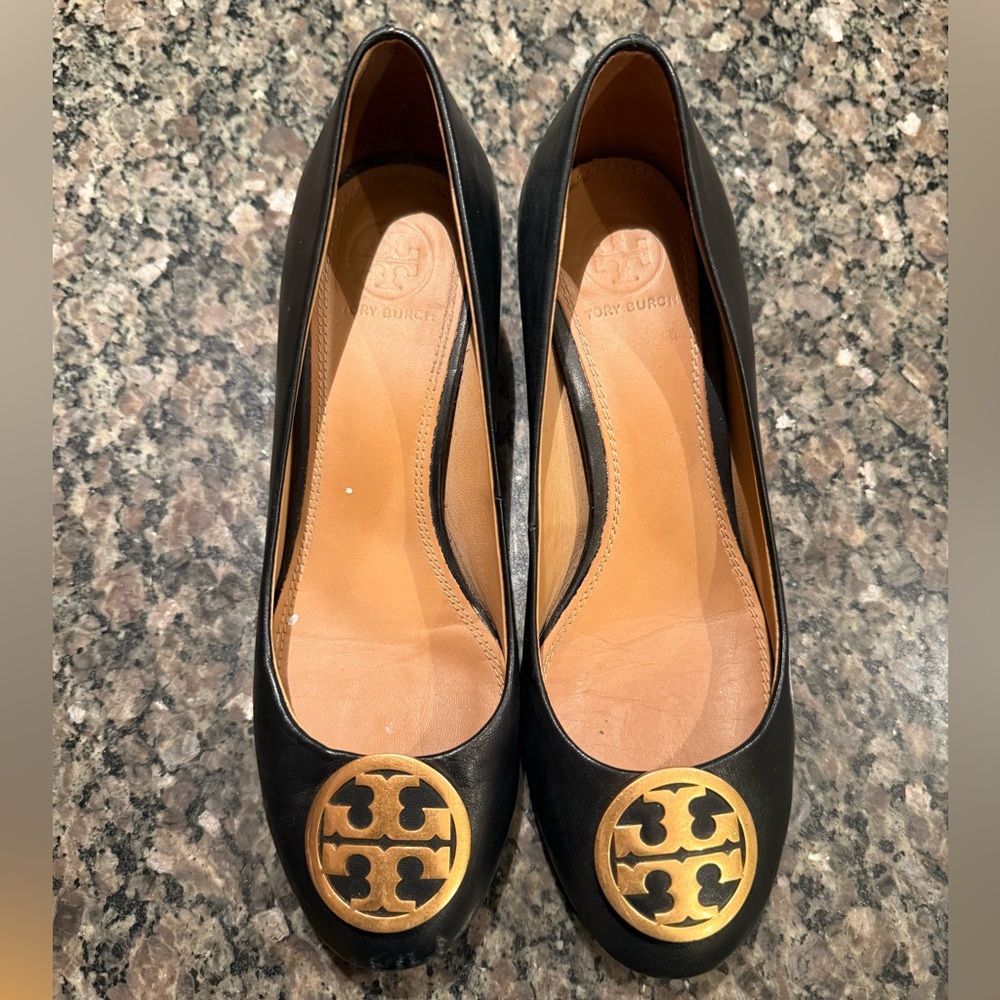 Tory Burch Black Leather Pumps